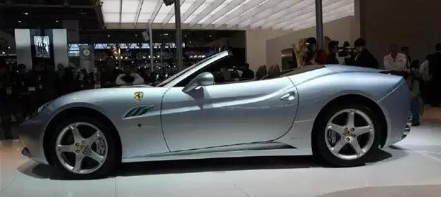 都說手動擋更有樂趣 為何超跑不用手動擋？