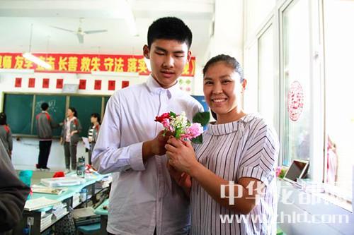 母親節(jié)，周口高中生這樣過！